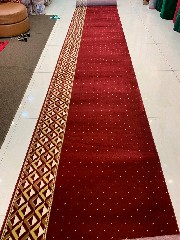 karpet masjid qatar merah